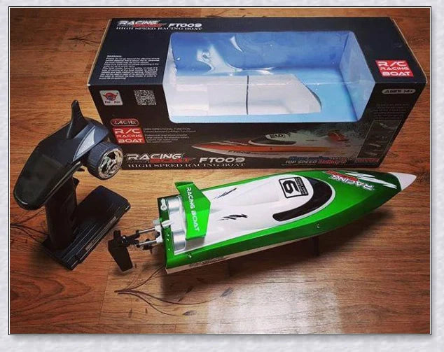 Remote-controlled RC Speed Turbo Racing Boat with a high-intensity propeller and compact, streamlined design for high-speed performance on the water