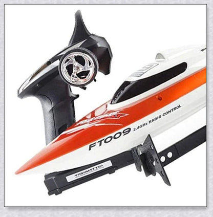 Remote-controlled RC Speed Turbo Racing Boat with a high-intensity propeller and compact, streamlined design for high-speed performance on the water