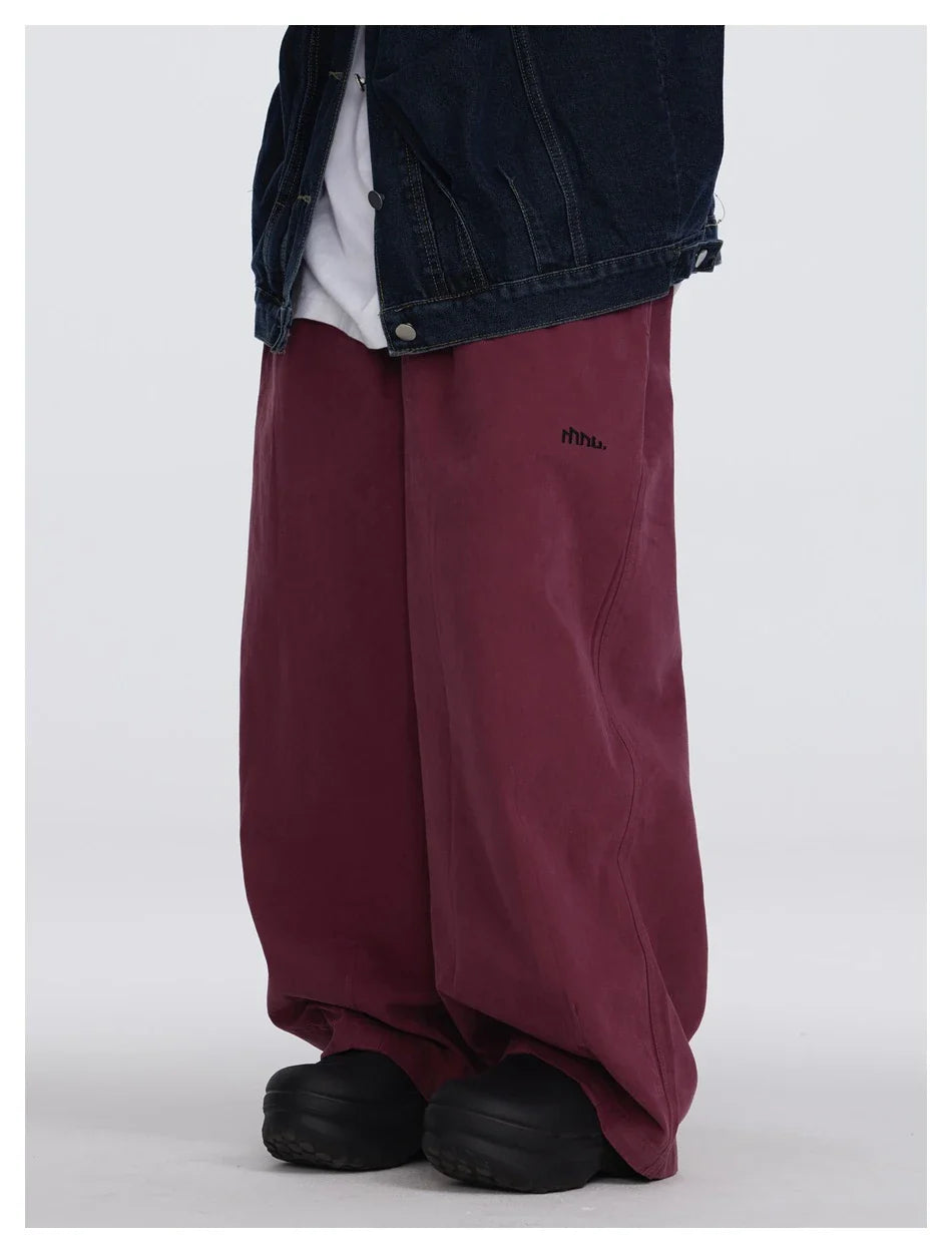 Men's casual cotton trousers in a straight-leg silhouette with a range of classic color options