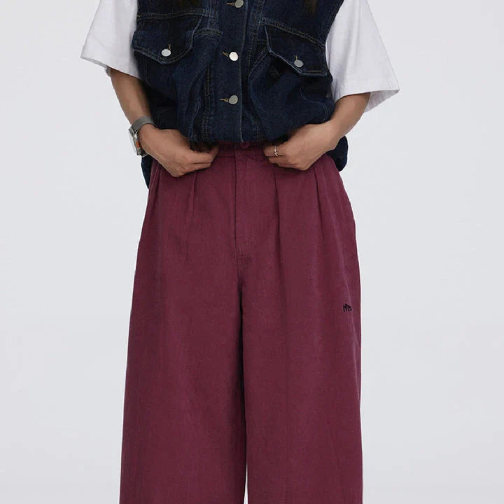 Men's casual cotton trousers in a straight-leg silhouette with a range of classic color options