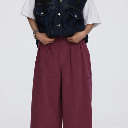 Men's casual cotton trousers in a straight-leg silhouette with a range of classic color options