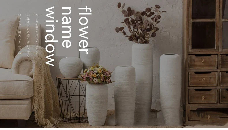 Minimalist Nordic-style table vase with dried flowers or hydroponic display for a serene and elegant home decor accent