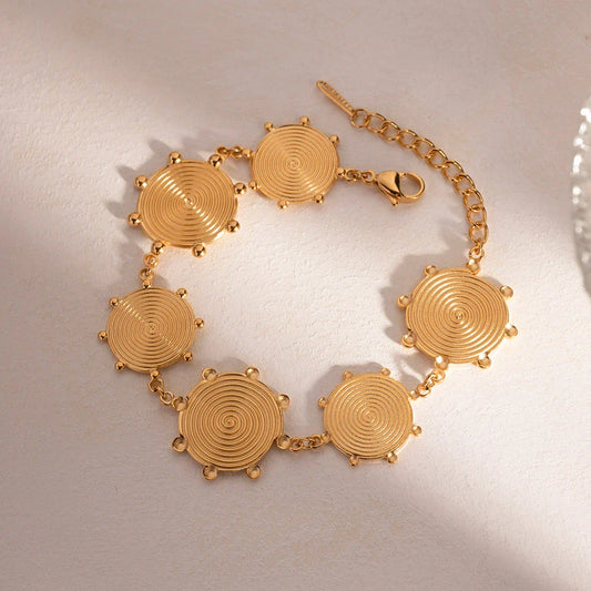 Elegant 18K gold plated stainless steel bracelet with a retro palace-style design
