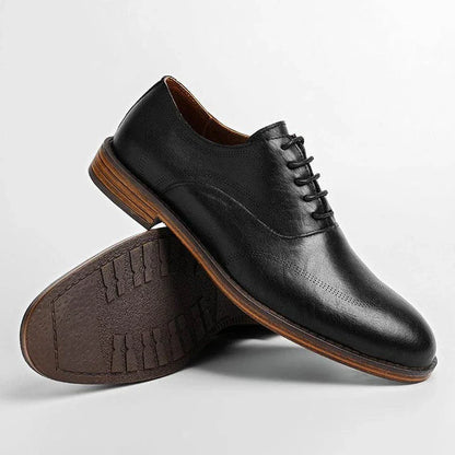 Men's low-top business dress shoes in a polished British retro style, crafted from high-quality cowhide for lasting comfort and sophistication.