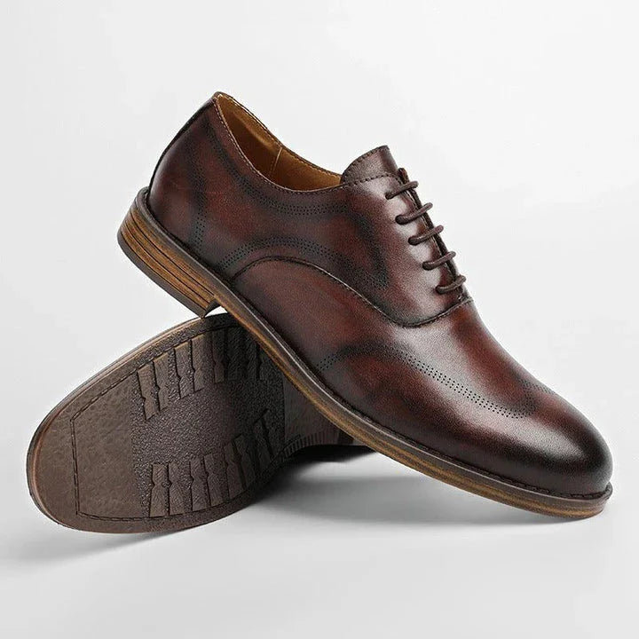 Men's low-top business dress shoes in a polished British retro style, crafted from high-quality cowhide for lasting comfort and sophistication.