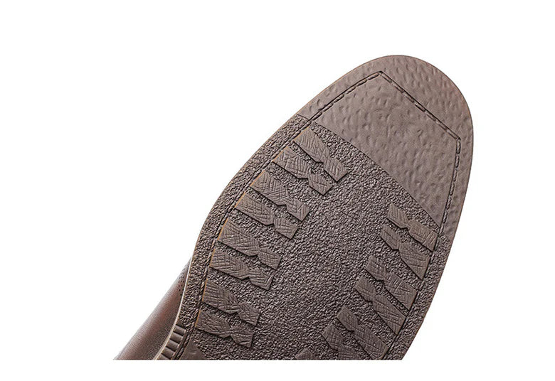 Men's low-top business dress shoes in a polished British retro style, crafted from high-quality cowhide for lasting comfort and sophistication.