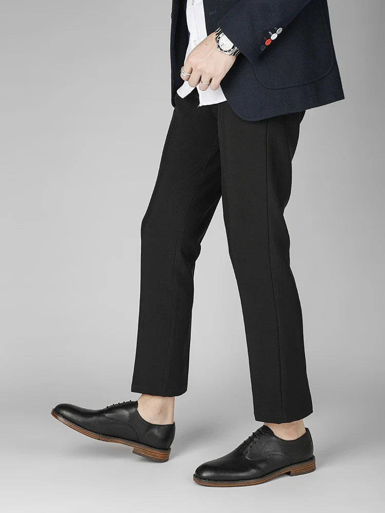 Men's low-top business dress shoes in a polished British retro style, crafted from high-quality cowhide for lasting comfort and sophistication.