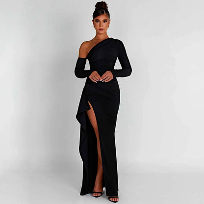 Chic oblique shoulder maxi dress with thigh-high split and backless design for elegant evening parties