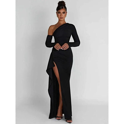 Chic oblique shoulder maxi dress with thigh-high split and backless design for elegant evening parties