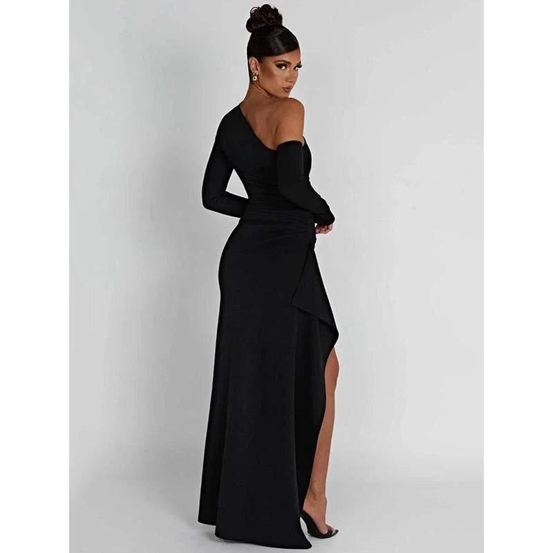Chic oblique shoulder maxi dress with thigh-high split and backless design for elegant evening parties