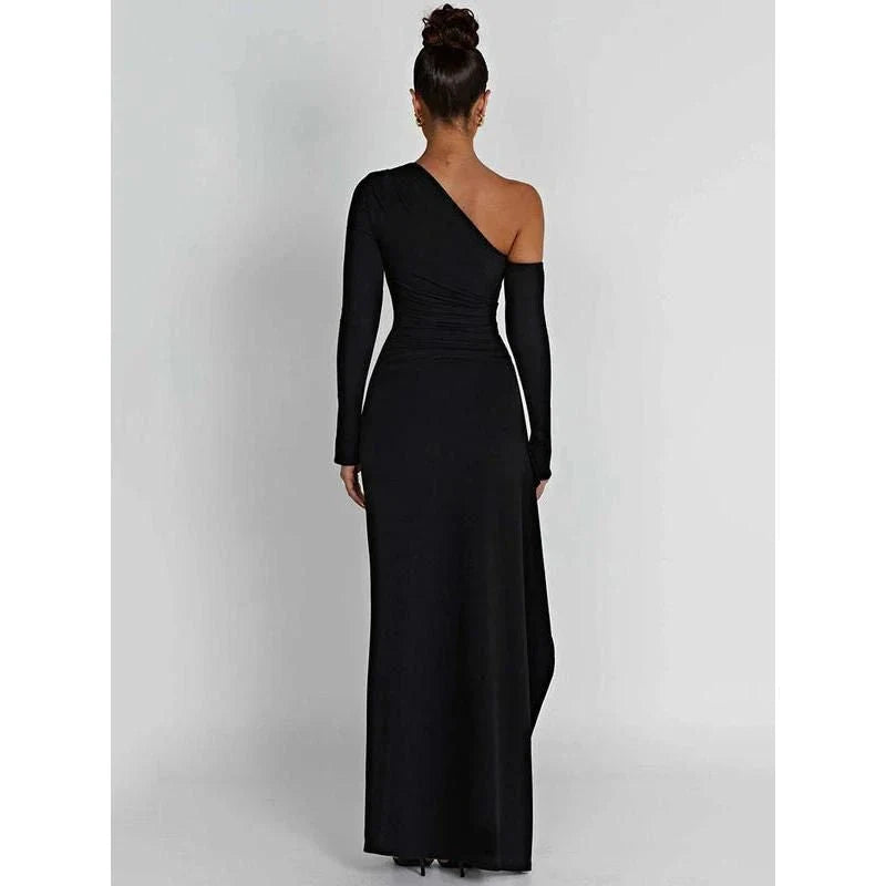 Chic oblique shoulder maxi dress with thigh-high split and backless design for elegant evening parties