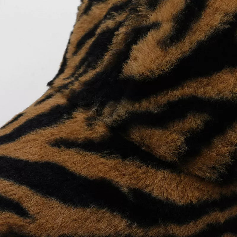 Adjustable leopard fleece baseball cap in various prints for winter wear