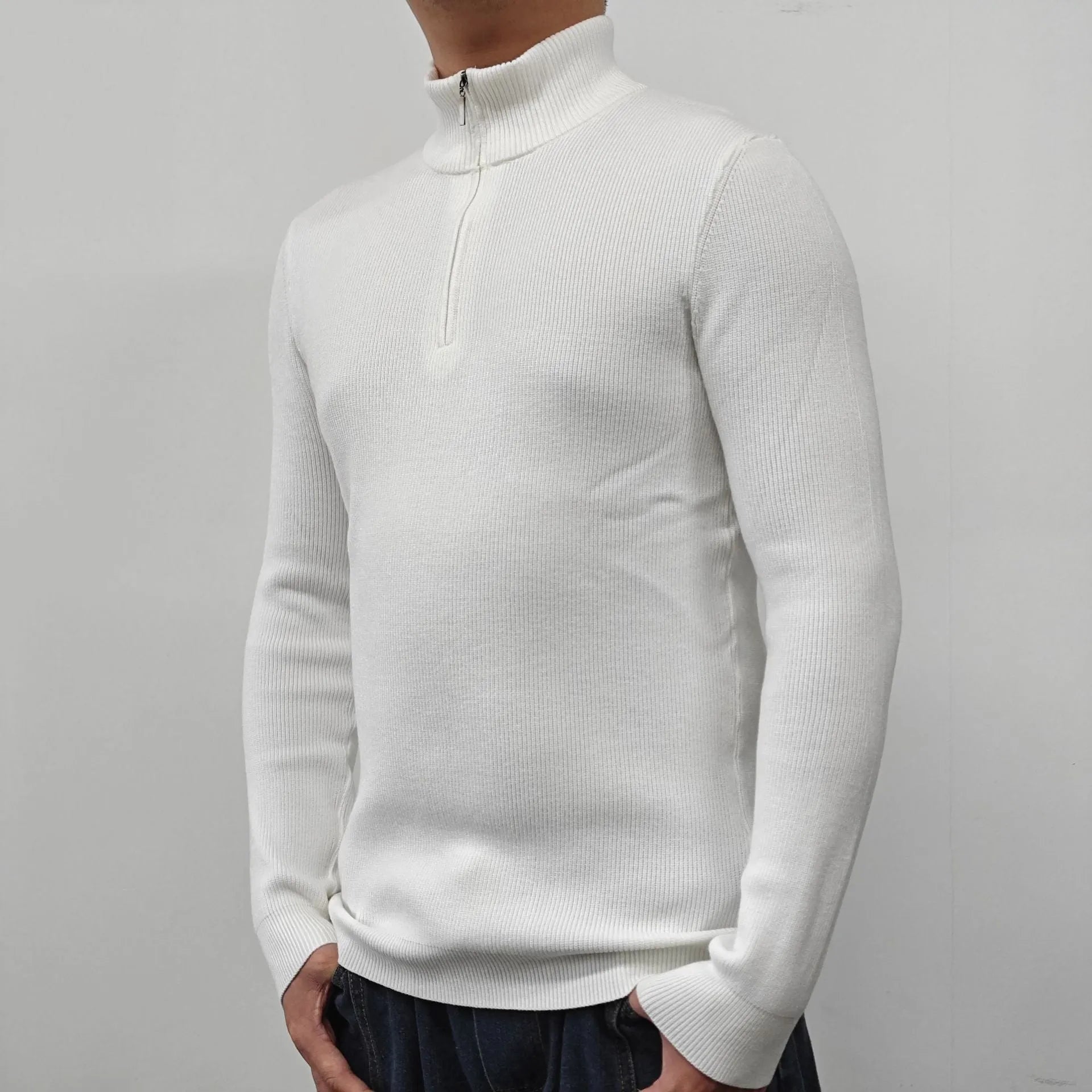 Men's black half-turtleneck zipper sweater with long sleeves, suitable for spring and autumn leisure wear