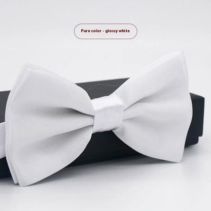 Flat-head self-tie bow tie in a wine red colour, showing its 12cm width and 6cm height dimensions.