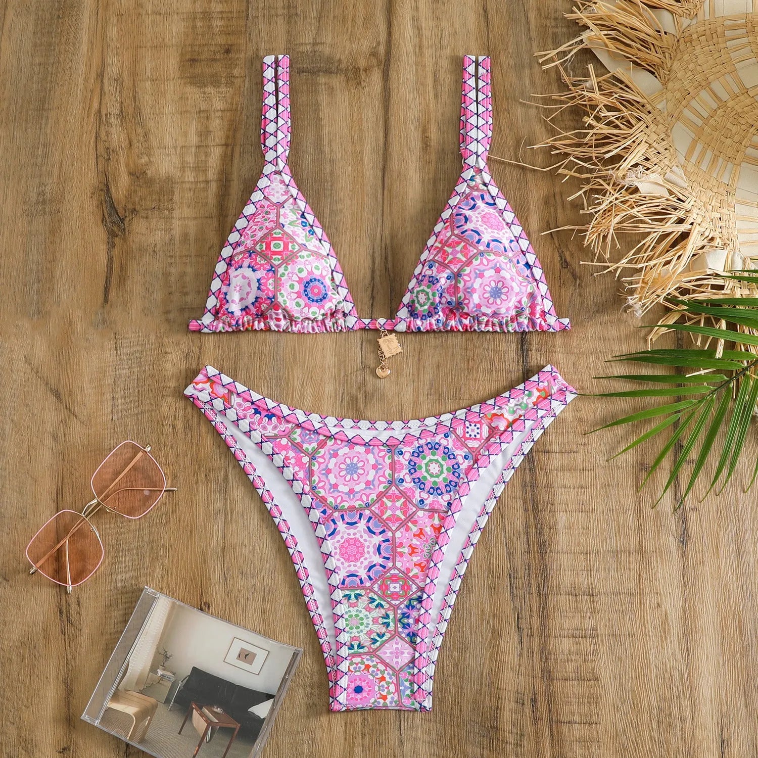 Retro printed women's bikini set in polyester fabric for swimming and wading sports