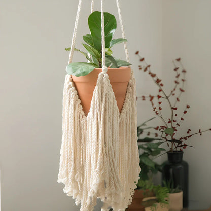Hand-woven Scandinavian spider plant net bag measuring 30cm by 20cm with rectangular shape and natural fibre construction