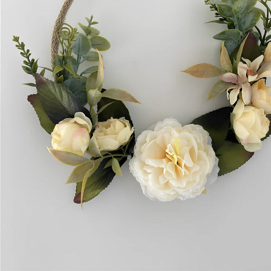 Round cloth rose garland wall decoration with 40cm diameter and floral detailing