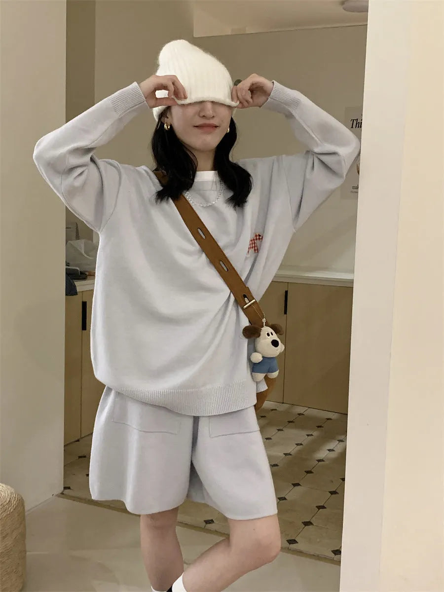 Women's knitted sweater shorts suit in imitation cashmere with animal pattern embroidery