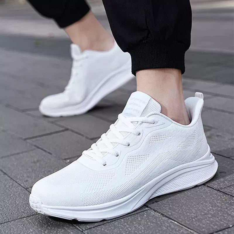 Men's lace-up running shoes with mesh upper in various colors