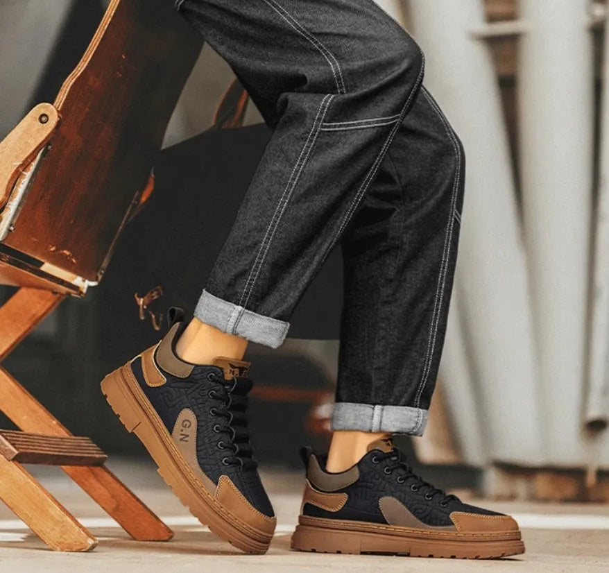 Black and white platform casual sneakers with thick rubber sole for height increase
