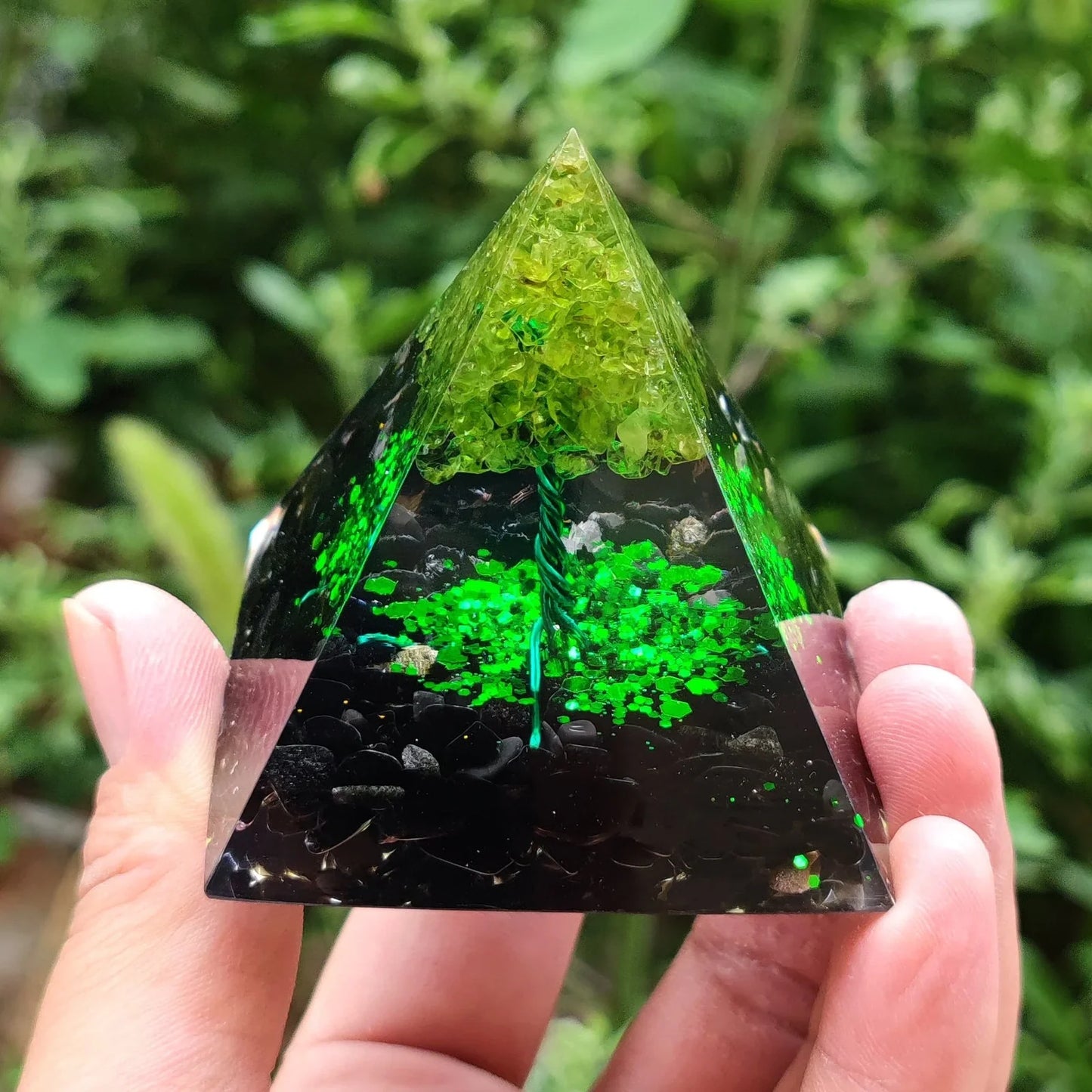 Crystal ball gravel pyramid resin artwork with 6cm diameter and 50mm base