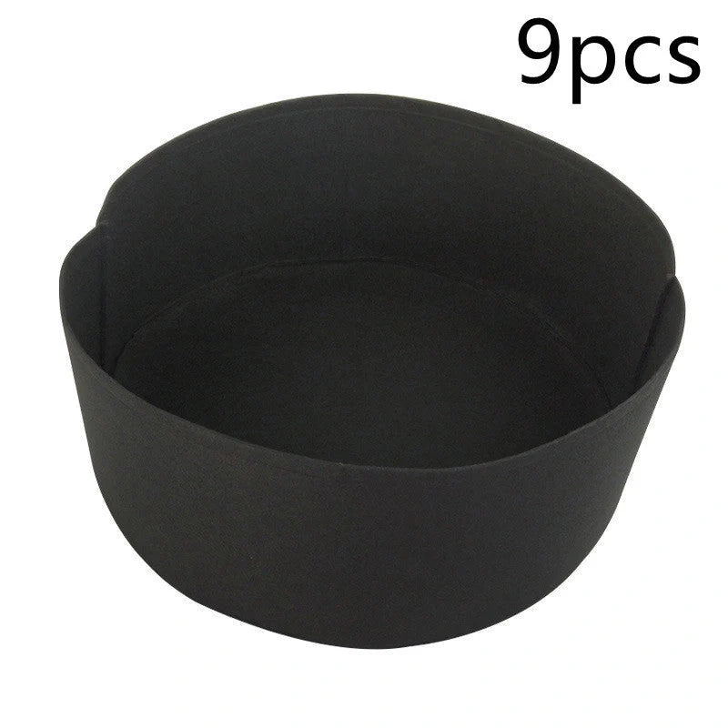 Round fabric grow bags for plants with water-retaining felt material in black and green