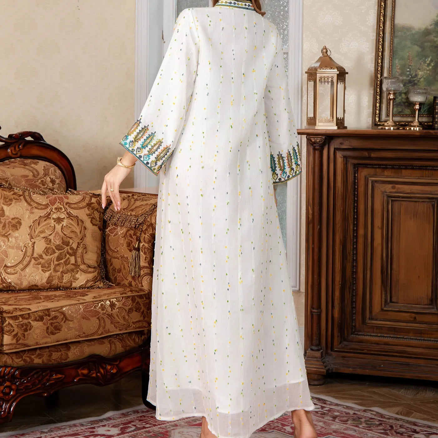 White polyester Arabic robe for women with long sleeves and full-length skirt