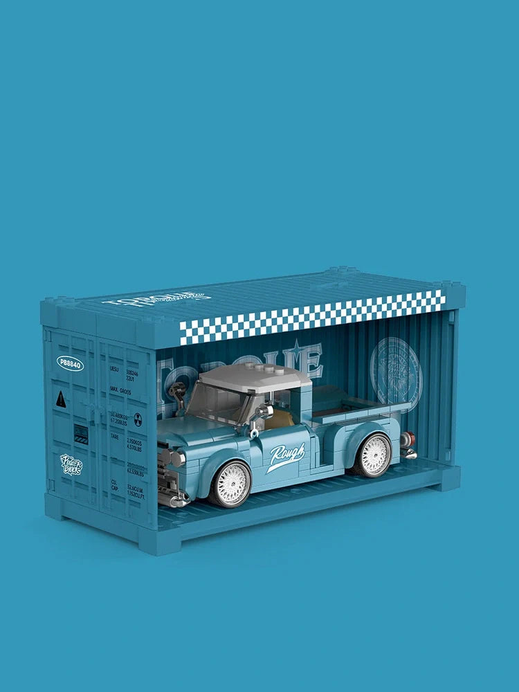 Pipo PB8840 building blocks retro pickup truck model with 8840 pieces and working features
