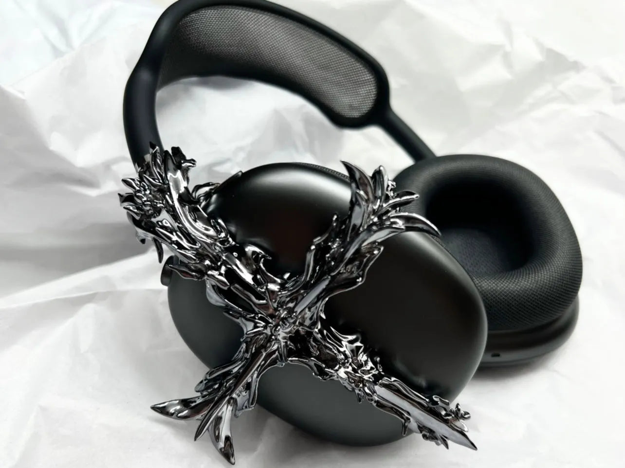 Gothic cross design hard resin case for Apple AirPods Max headphones in silver colour