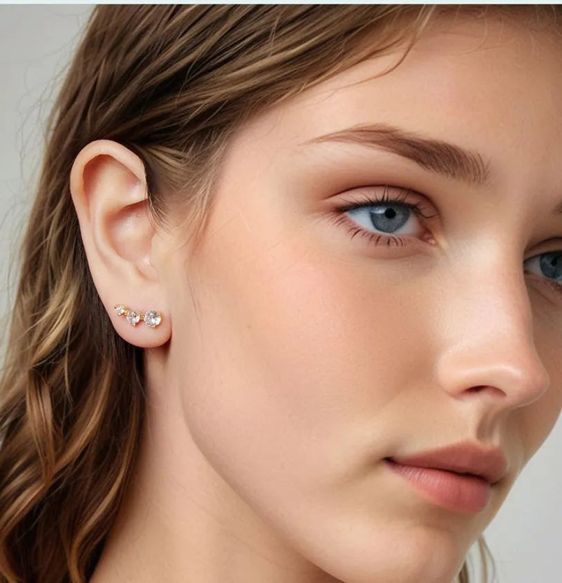 925 silver three-claw zircon earrings with geometric round shape in silver or gold colour