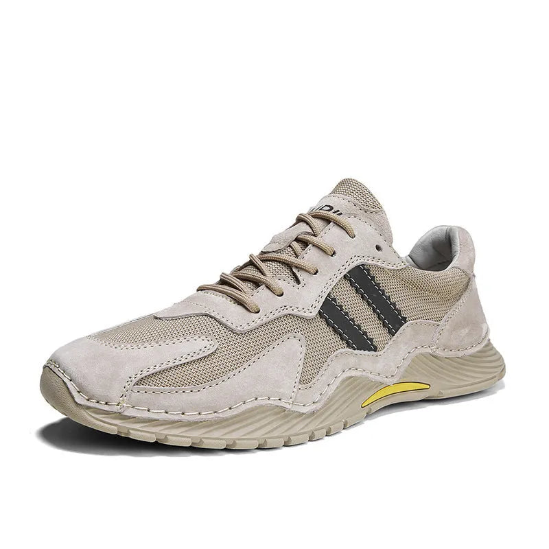 Men's low-top lace-up platform hiking boots in pigskin with round toe and rubber sole