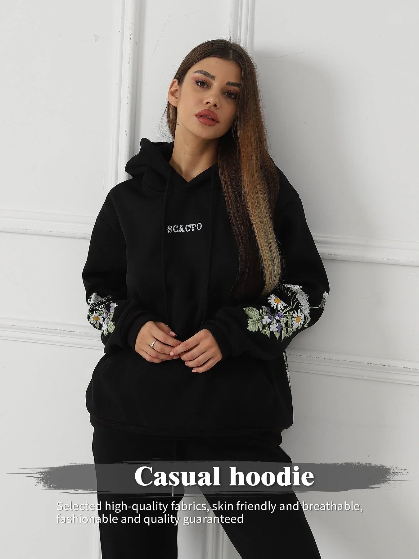 Women's Floral Sweatshirt in Soft, Comfortable Fabric with Relaxed Long Sleeve Design