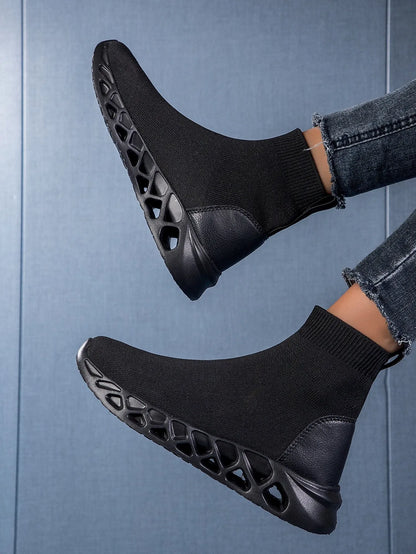 Women's casual ankle boot socks in breathable mesh fabric with flat sole