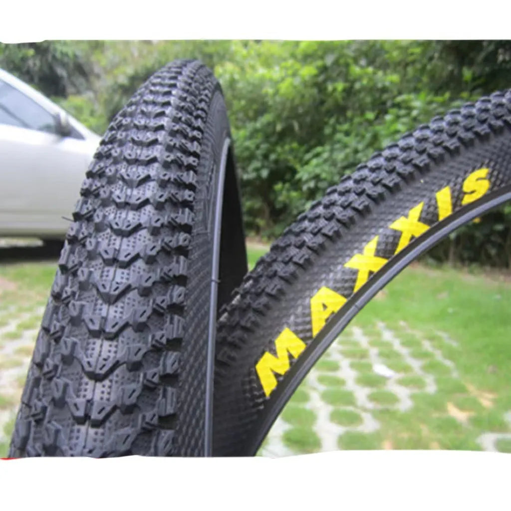 Mountain bike tyre with ultralight design, showing tread pattern and white label option, sizes from 26 to 29 inches.