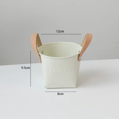 Iron flower pot with manual finishing in 15cm and 10cm sizes for desktop plants