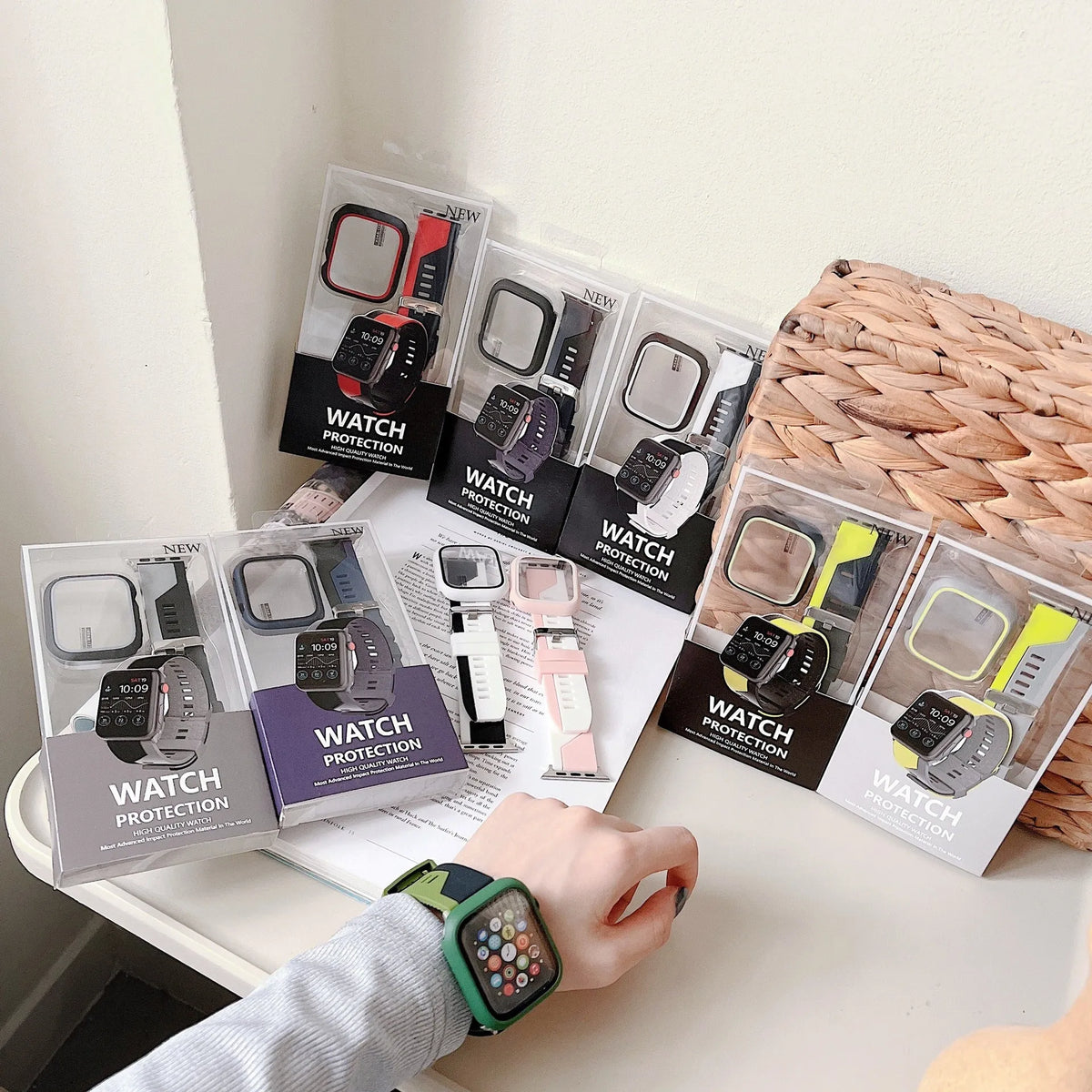 Silicone Apple Watch strap and protective case in two-colour design, sizes 38mm to 45mm