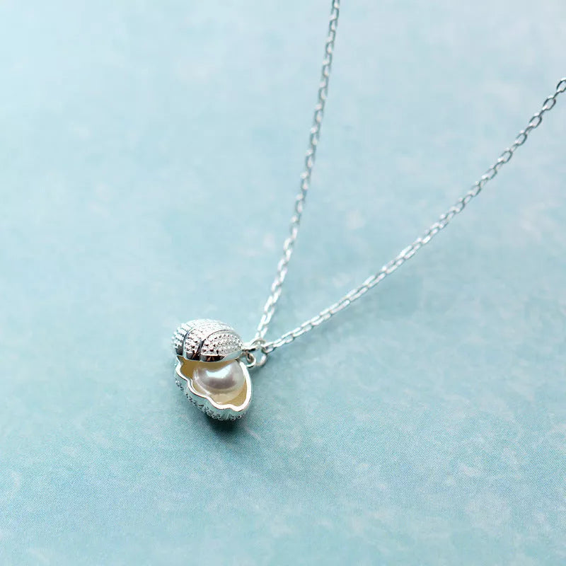 Personalized S925 silver shell necklace for women with delicate design