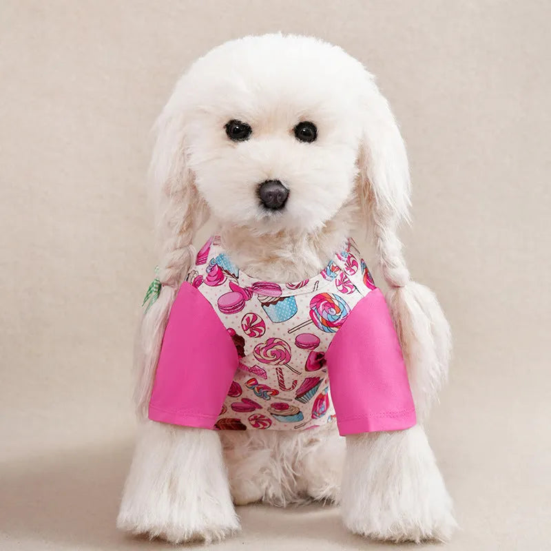 Small dog wearing printed t-shirt with bust measurement 47cm and back length 32cm for dogs 3.50kg-5.00kg