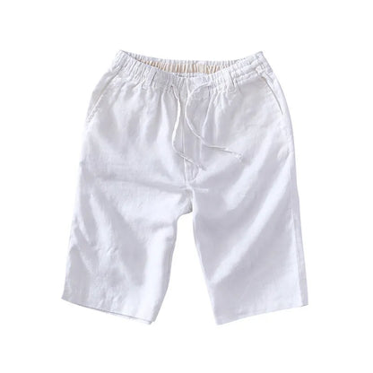 Man's loose-fit linen capri trousers in light colour for casual summer wear