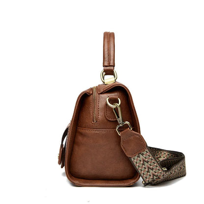 Women's one-shoulder crossbody bag in soft PU leather with retro styling