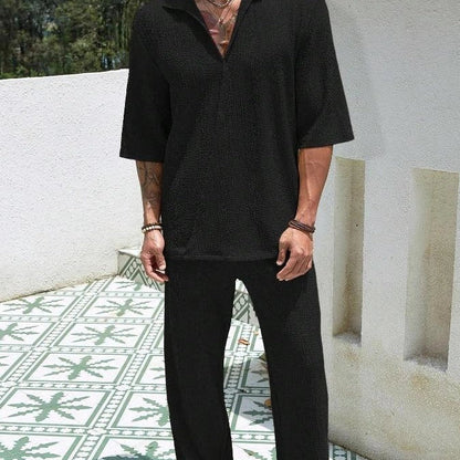 Men's summer commuter set in cotton, featuring a short-sleeve top and loose trousers, available in four colors.