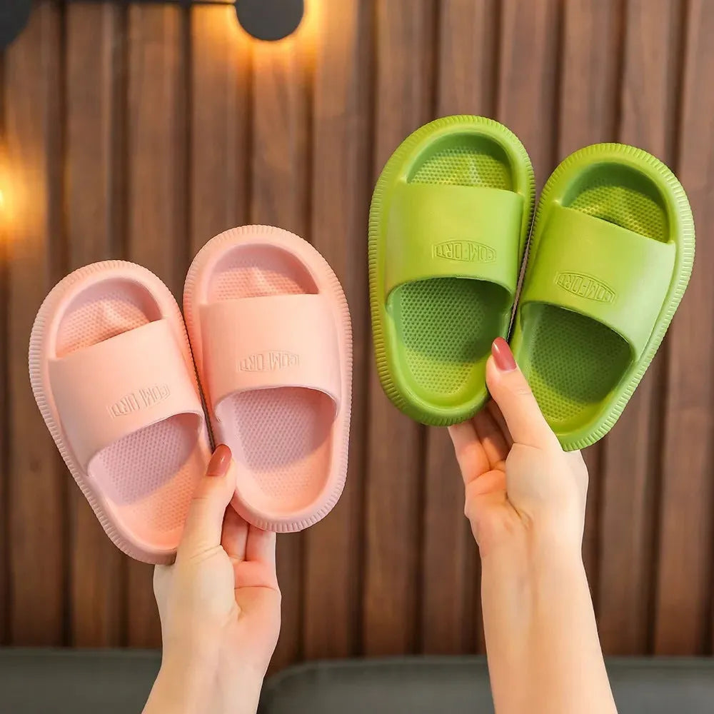 Children's EVA slippers with 1.5cm thick injection-moulded soles in mixed colours
