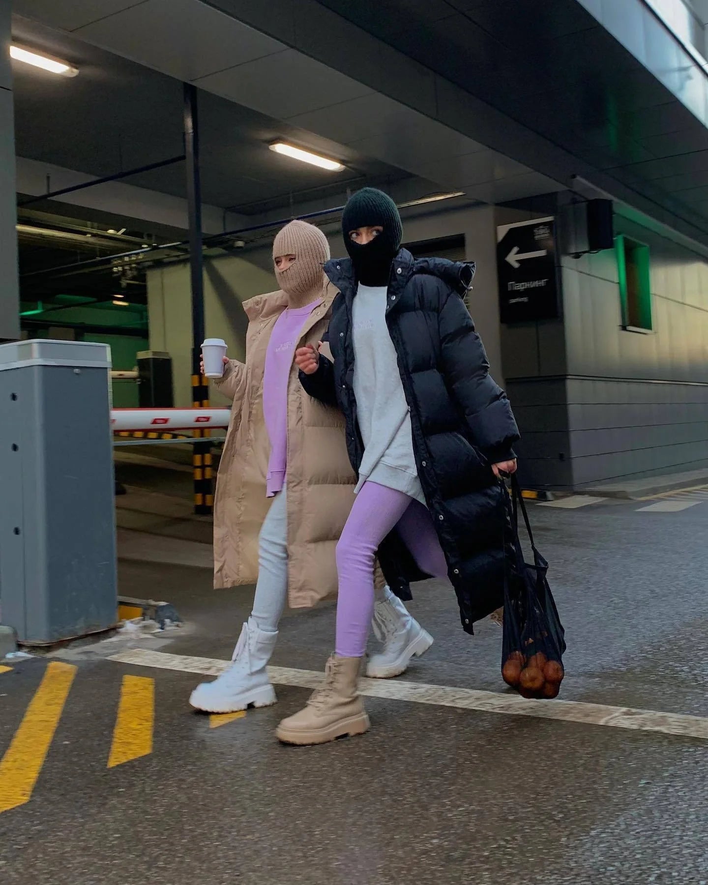 Comfy and stylish women's hoodie jacket in various colors, made of soft viscose fiber for a relaxed, trendy look