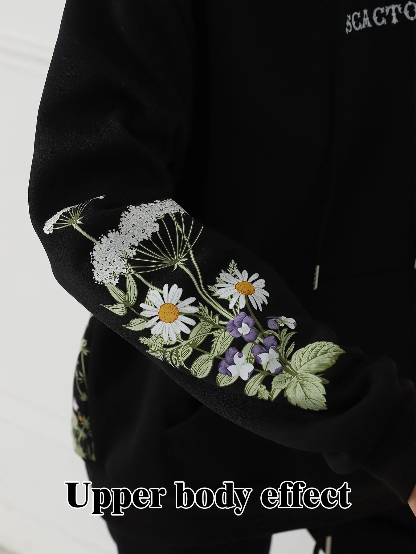 Women's Floral Sweatshirt in Soft, Comfortable Fabric with Relaxed Long Sleeve Design