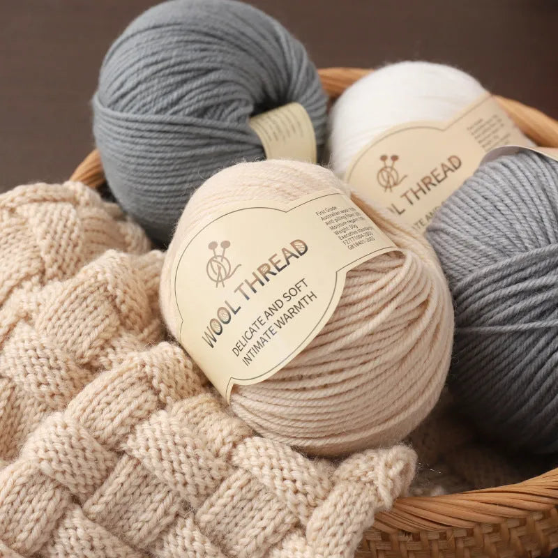 Hand-woven scarf sweater thread roll in domestic wool yarn for baby knitting projects with 10-needle compatibility