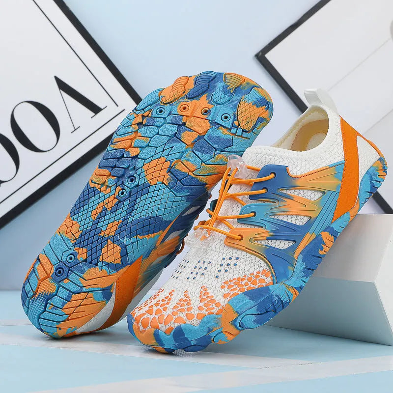 Quick-drying mesh wading shoes with lace-up front and non-slip rubber soles