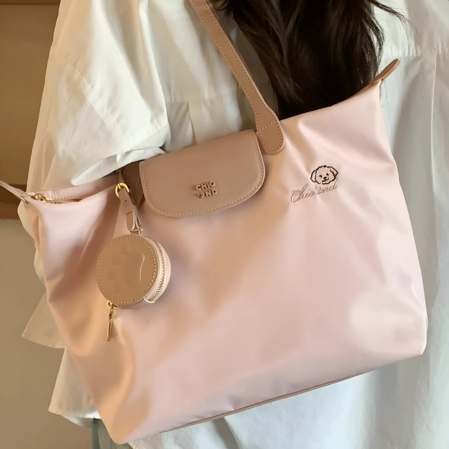 Oxford cloth tote shoulder bag with sandwich pockets and phone compartment in beige colour