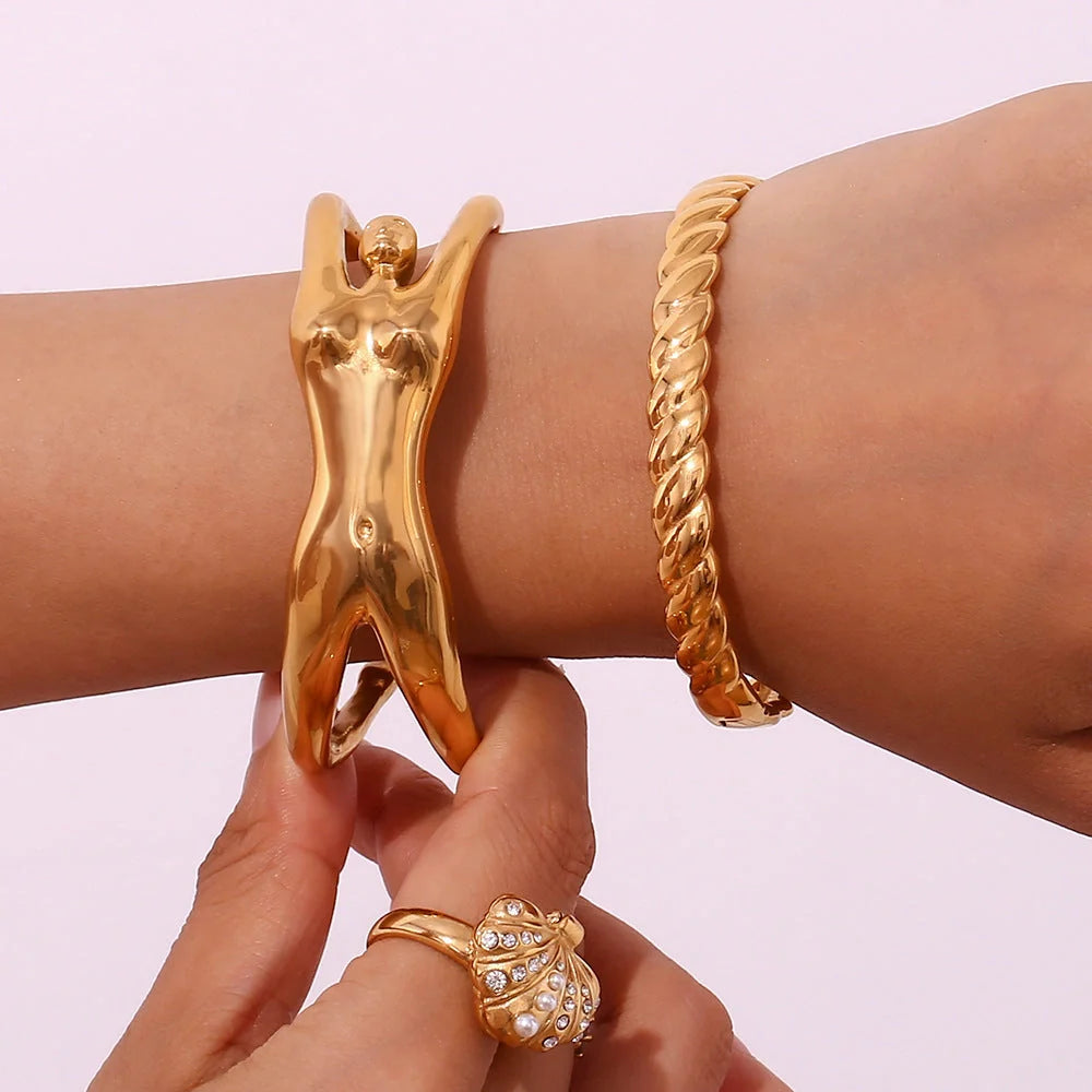 Gold-plated stainless steel fashion bracelet for women with unique casting design
