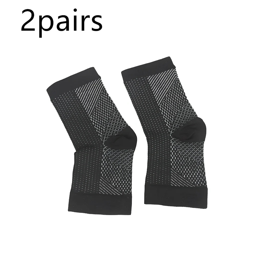 Invisible heel compression socks in black colour with absorbent insole design