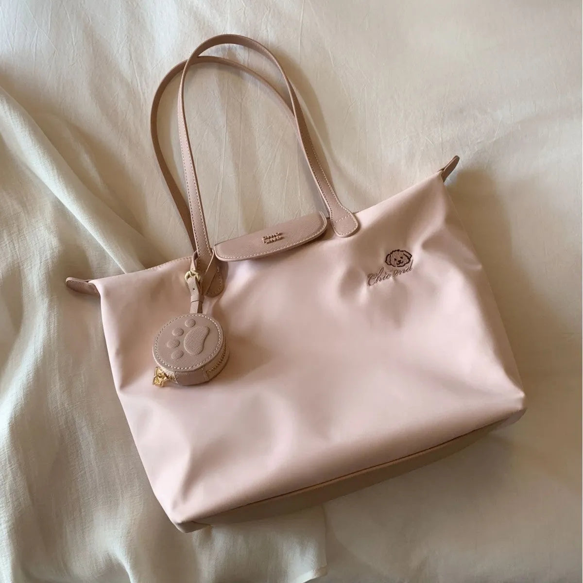 Oxford cloth tote shoulder bag with sandwich pockets and phone compartment in beige colour
